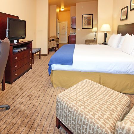 Holiday Inn Express Hotel & Suites Marshall By Ihg Zimmer foto